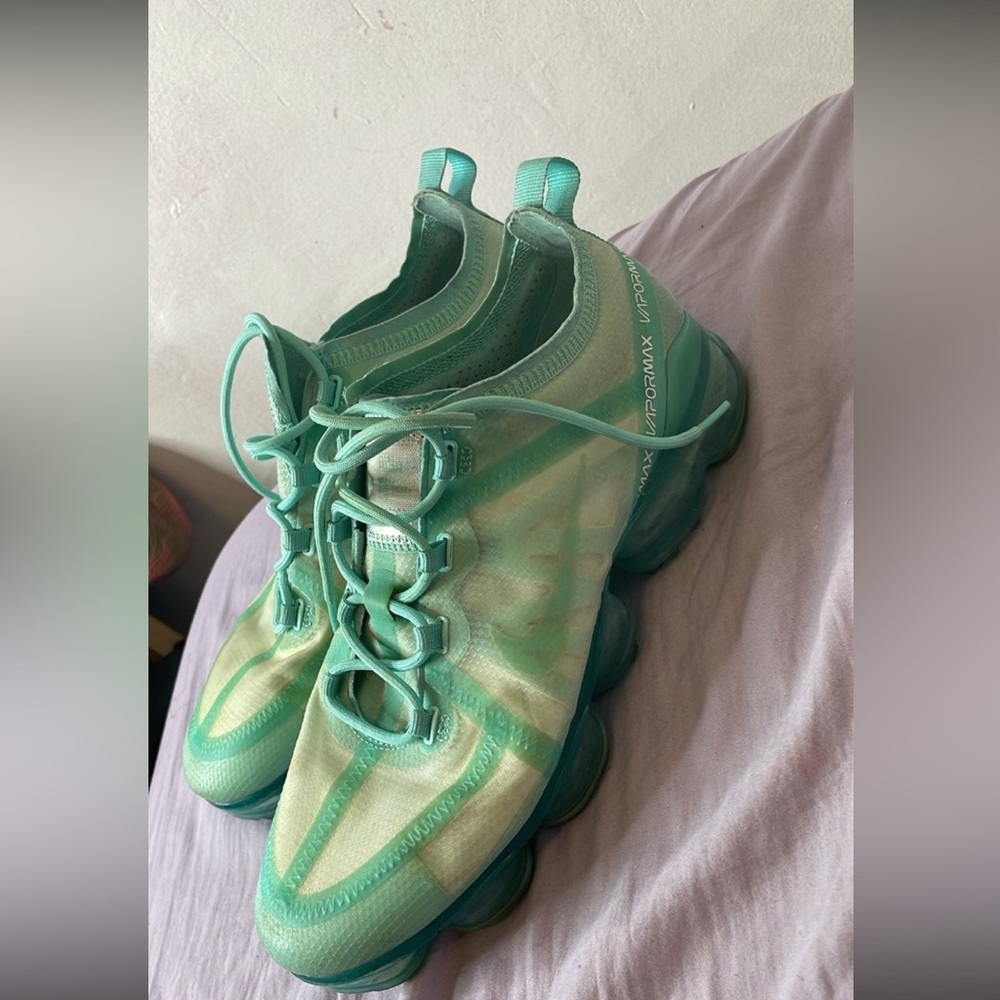 COPY - Green Nike vapormaxes